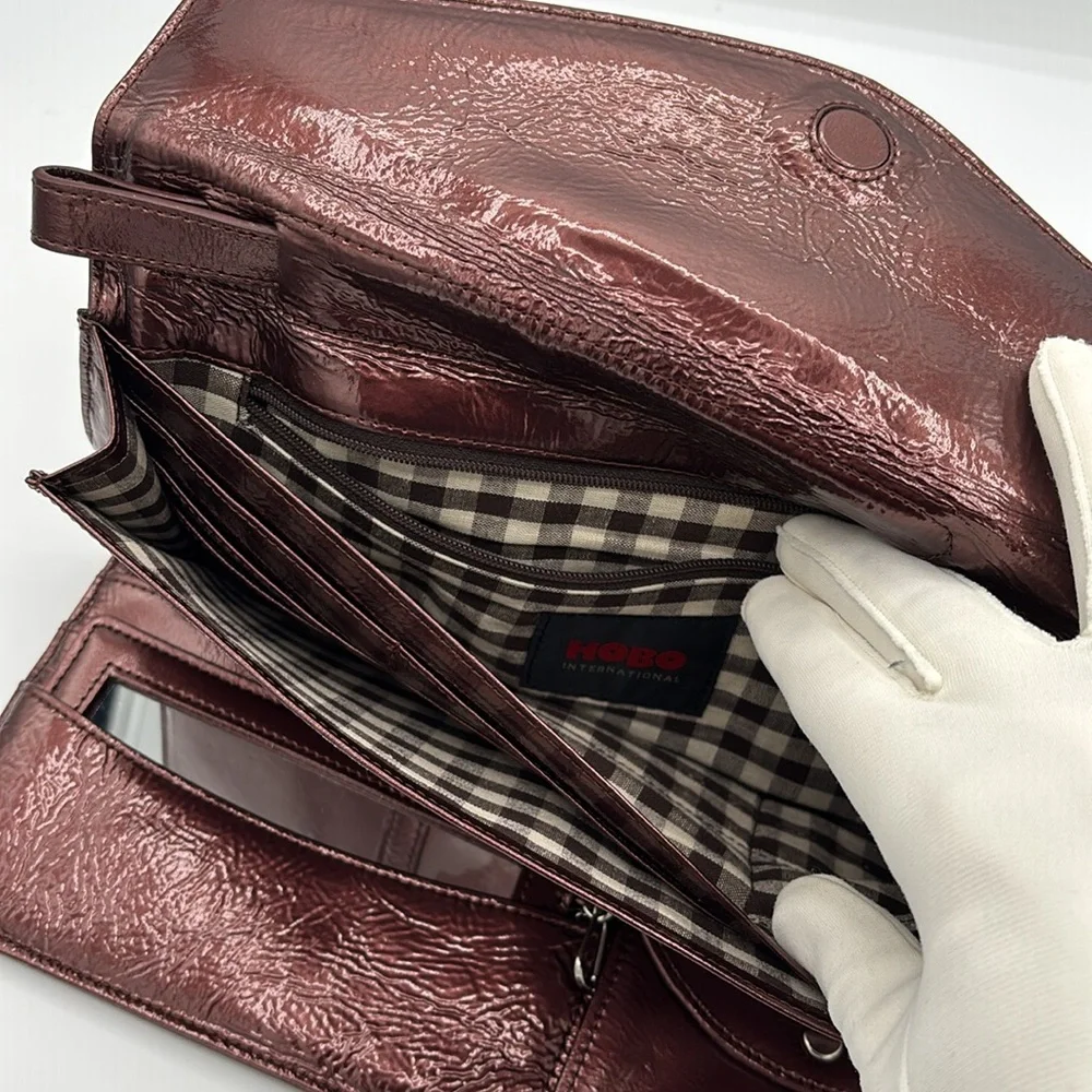 NWOT Hobo International Quilted Patent Leather Clutch Wristlet Organizer Bronze